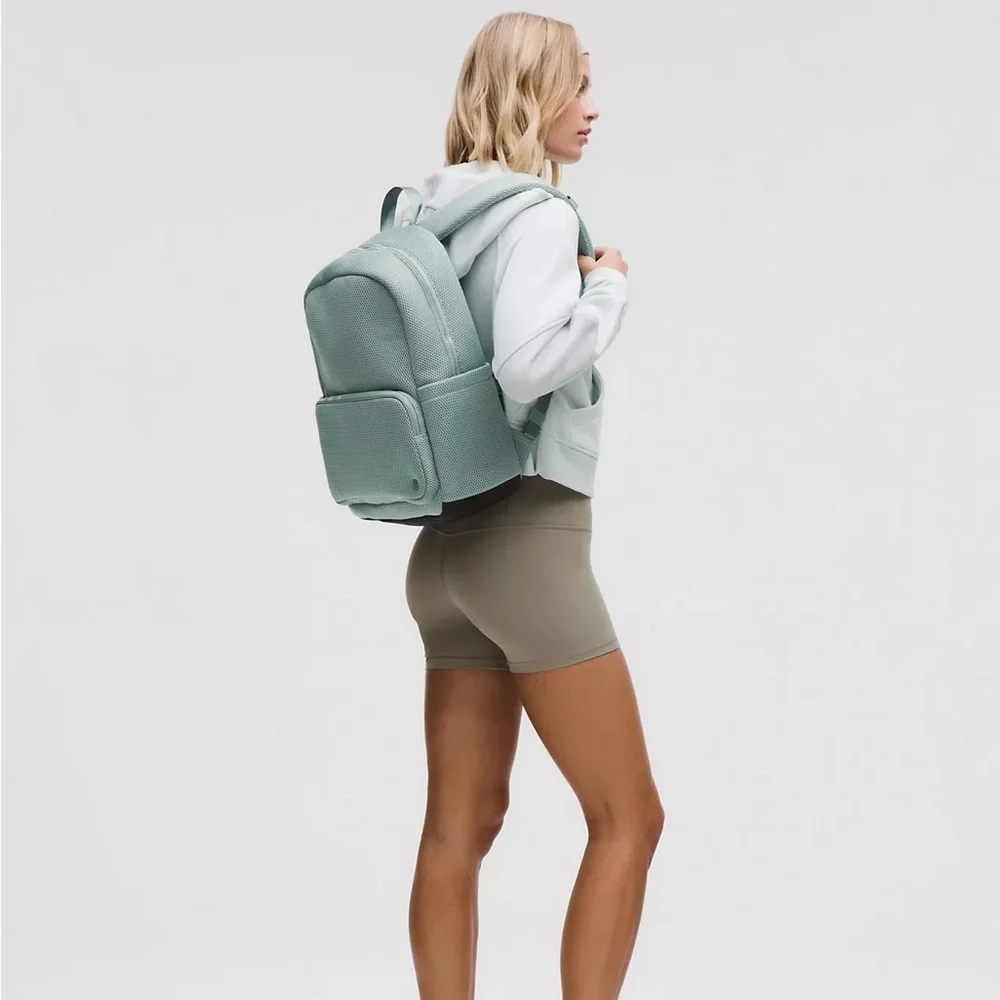 Lululemon Everywhere Backpack 22L Knit Mesh- Crater Blue